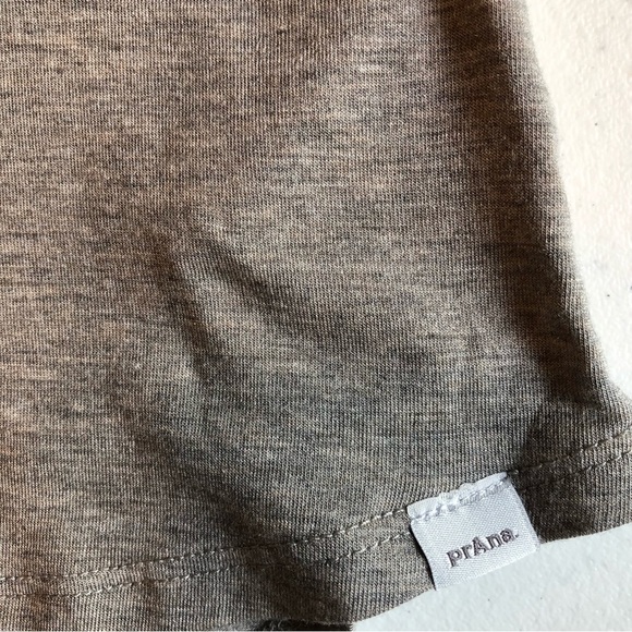 NWT prAna Gray Lightweight Turtleneck Long Sleeve Top Size S - Picture 3 of 5